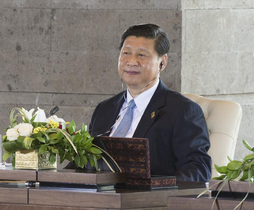 10月7日,亚太经合组织第二十一次领导人非正式会议在印度尼西亚巴厘岛举行。国家主席习近平出席并发表题为《发挥亚太引领作用,维护和发展开放型世界经济》的重要讲话。新华社记者 李学仁 摄