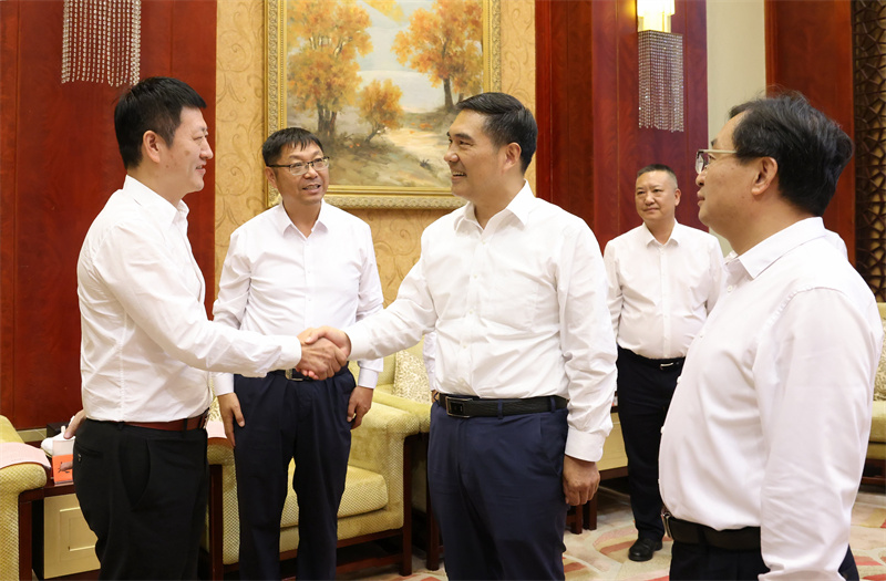 会见.jpg
